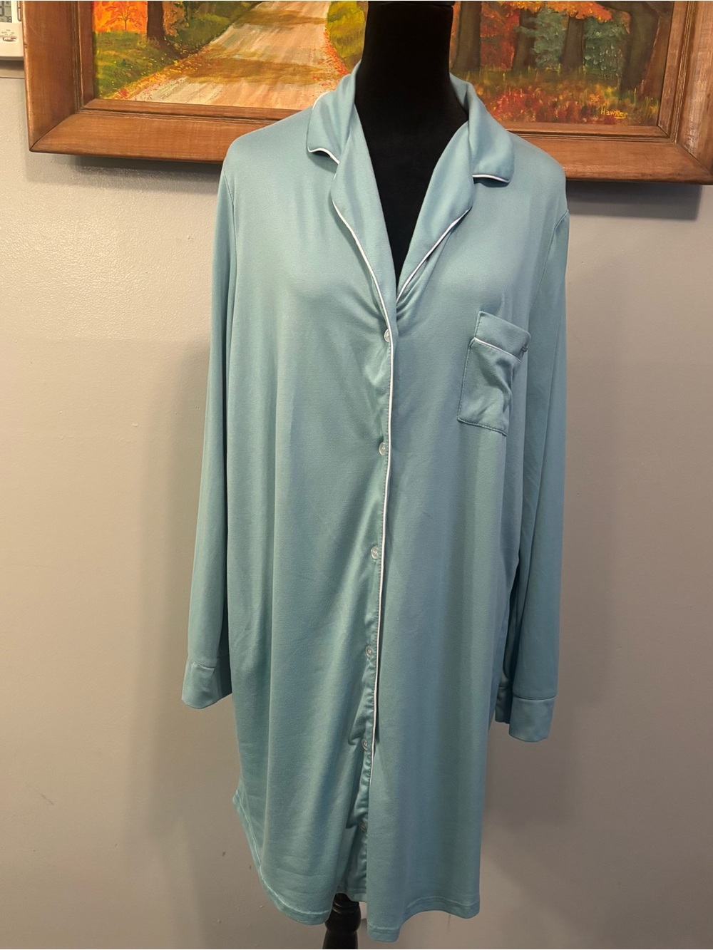BCBGMaxAzria Light Teal Long Button-Front Sleep Shirt with White Piping Sz L